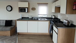 Unclassified image, 2 of 12, button - Golden Sands 3-bed Caravan, Parking & Pet Friendly (Rhyl)