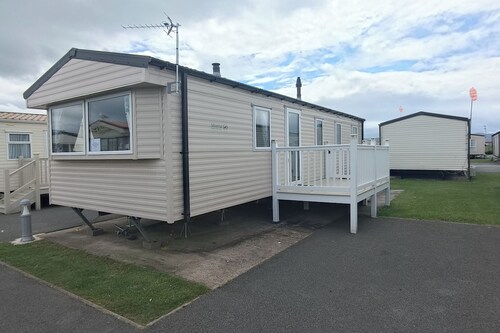Golden Sands 3-bed Caravan, Parking & Pet Friendly