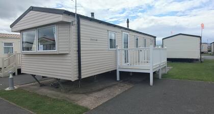 Golden Sands 3-bed Caravan, Parking & Pet Friendly