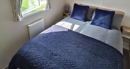 Golden Sands 3-bed Caravan, Parking & Pet Friendly