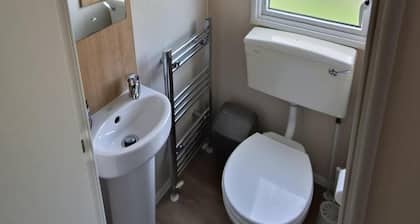 Golden Sands 3-bed Caravan, Parking & Pet Friendly
