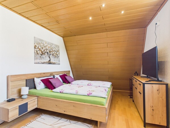 3 dormitorios, caja fuerte, wifi gratis y ropa de cama