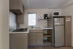 Microwave, oven, stovetop, coffee/tea maker