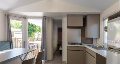 Mobil-home 'Mobil-home Confort B - 1-8 Pers' avec piscine et jardin partagés