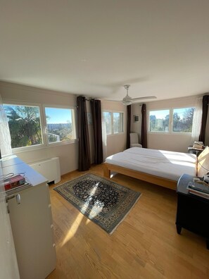 4 soverom, strykejern/-brett, wi-fi og sengetøy