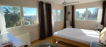 Spacious 4 bedroom villa with pool and provencial garden close to beach. Antibes