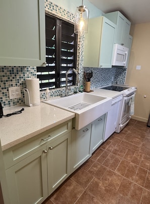 Microwave, oven, stovetop, dishwasher