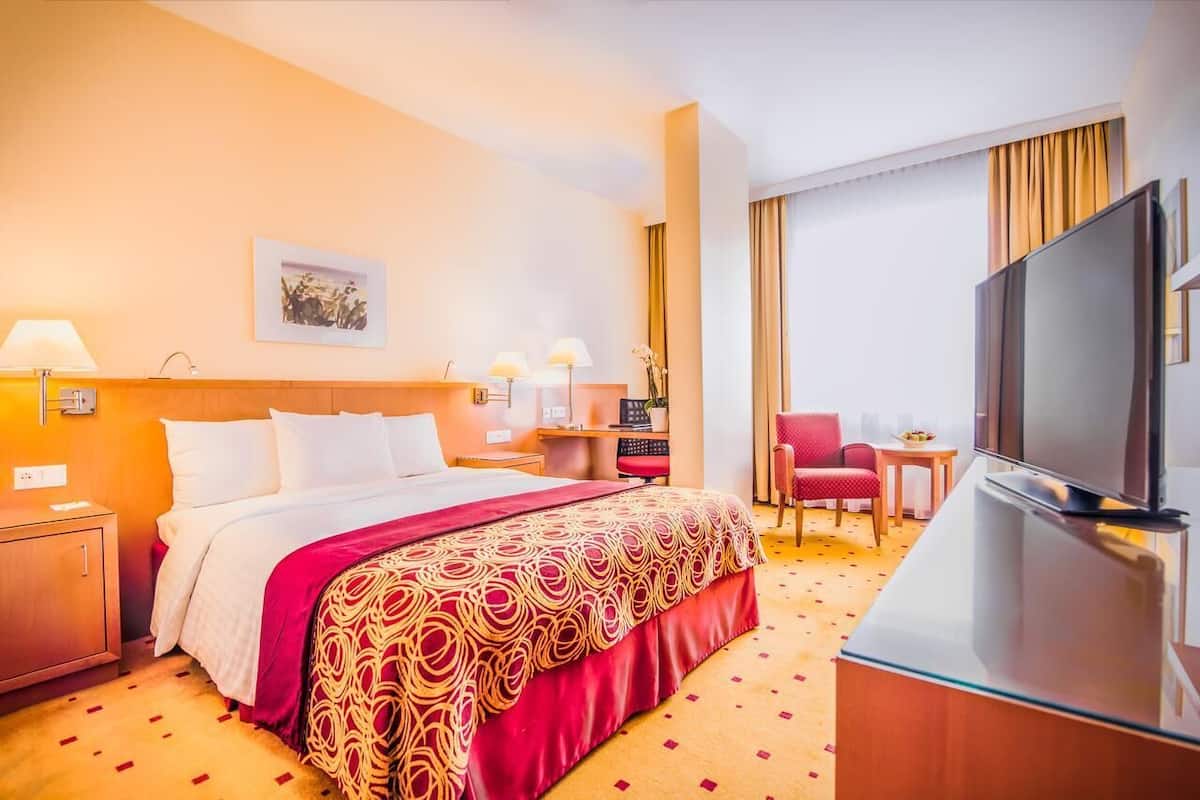 Down duvets, minibar, in-room safe, desk