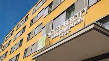 Konaklama yerinin ön cephesi