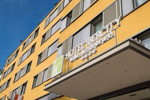 Front of property - Ibercity Wien Schönbrunn (Vienna)