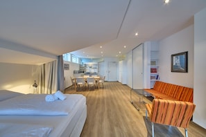 Basic-Apartment, 1 Schlafzimmer, Kochnische, Bergblick | Wohnbereich