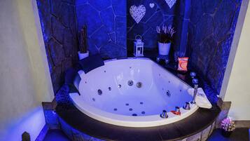 Free WiFi, wheelchair access