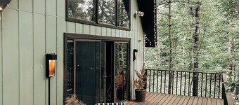 Camp Green Pine Artist Retreat: Pet-Friendly A-Frame in Voyager Village WI