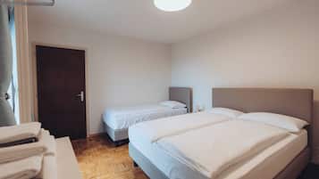 Classic Triple Room, Balcony, Mountain View