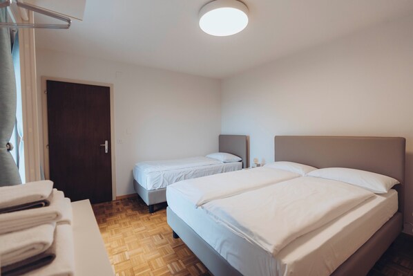 Classic Triple Room, Balcony, Mountain View