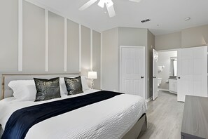 3 slaapkamers, een strijkplank/strijkijzer, beddengoed