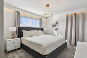 5 bedrooms, iron/ironing board, bed sheets