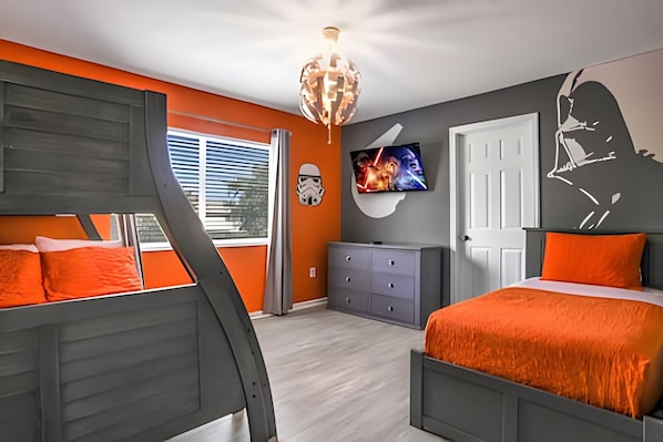 6 bedrooms, iron/ironing board, internet, bed sheets