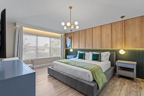 6 bedrooms, iron/ironing board, travel cot, free WiFi - Windsor Hills 6BR Home, Private Pool + Game Room (Kissimmee)