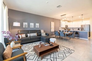 Smart-TV, Videospiele, Tischfußball