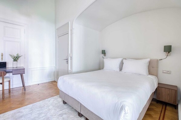 Ferros/tábuas de passar roupa, Wi-Fi de cortesia, roupa de cama