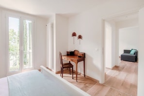 1 bedroom, desk, iron/ironing board, free WiFi - One-Bedroom Apartment with Lake View in Ruvigliana (Dream Lake 2) (Lugano)