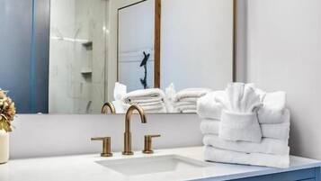 Executive Two Bedroom Suite | Bathroom | Shower, rainfall showerhead, eco-friendly toiletries, hair dryer
