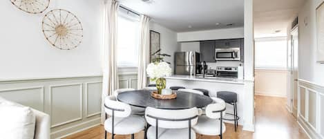 Executive Suite, 2 Bedrooms | Private kitchen