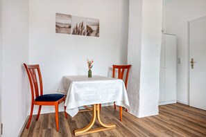 Dining - Apartment 'Die Alter Schwede 3' with Wi-Fi (Vechta)