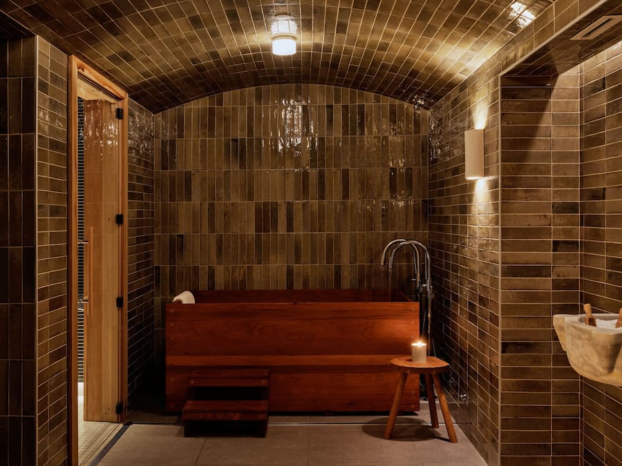 Couples treatment rooms, sauna, steam room, body treatments
