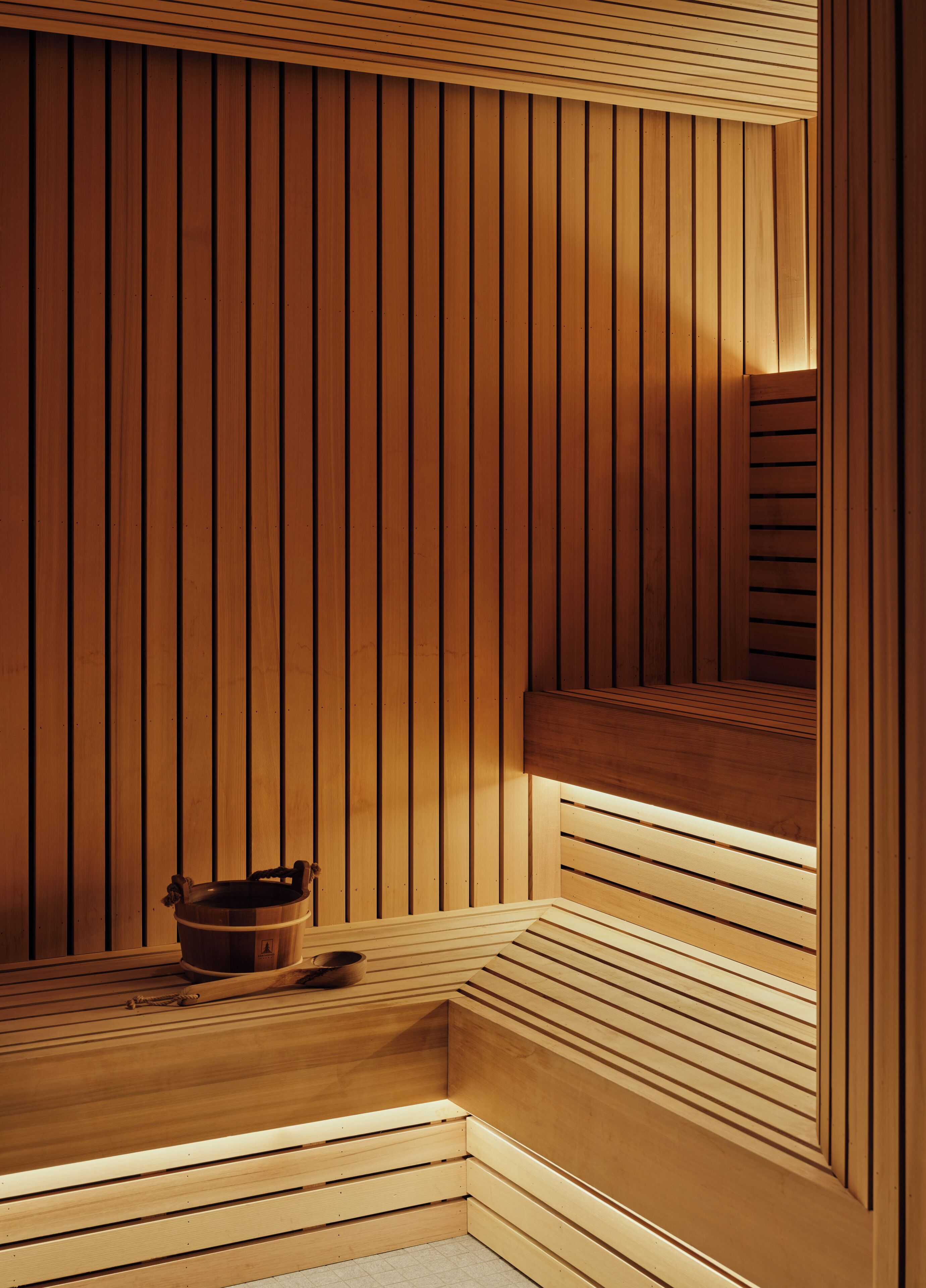 Couples treatment rooms, sauna, steam room, body treatments