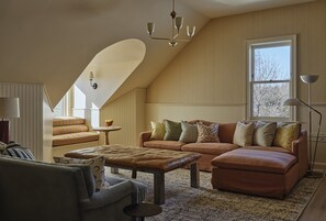 Belden House Penthouse Suite | リビング エリア