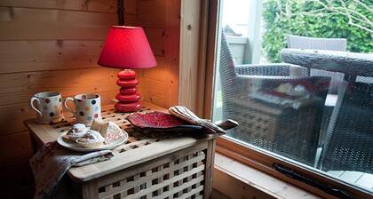 Lodge With Hottub-garden-petsok-bbq-mountainviews