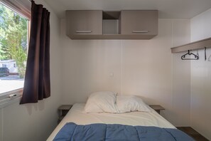 2 bedrooms