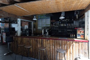 Bar (in der Unterkunft)