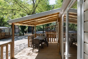 屋外ダイニングエリア