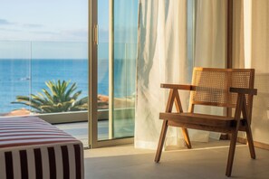 Comfort Apartment, 2 Bedrooms, Sea View | Living area