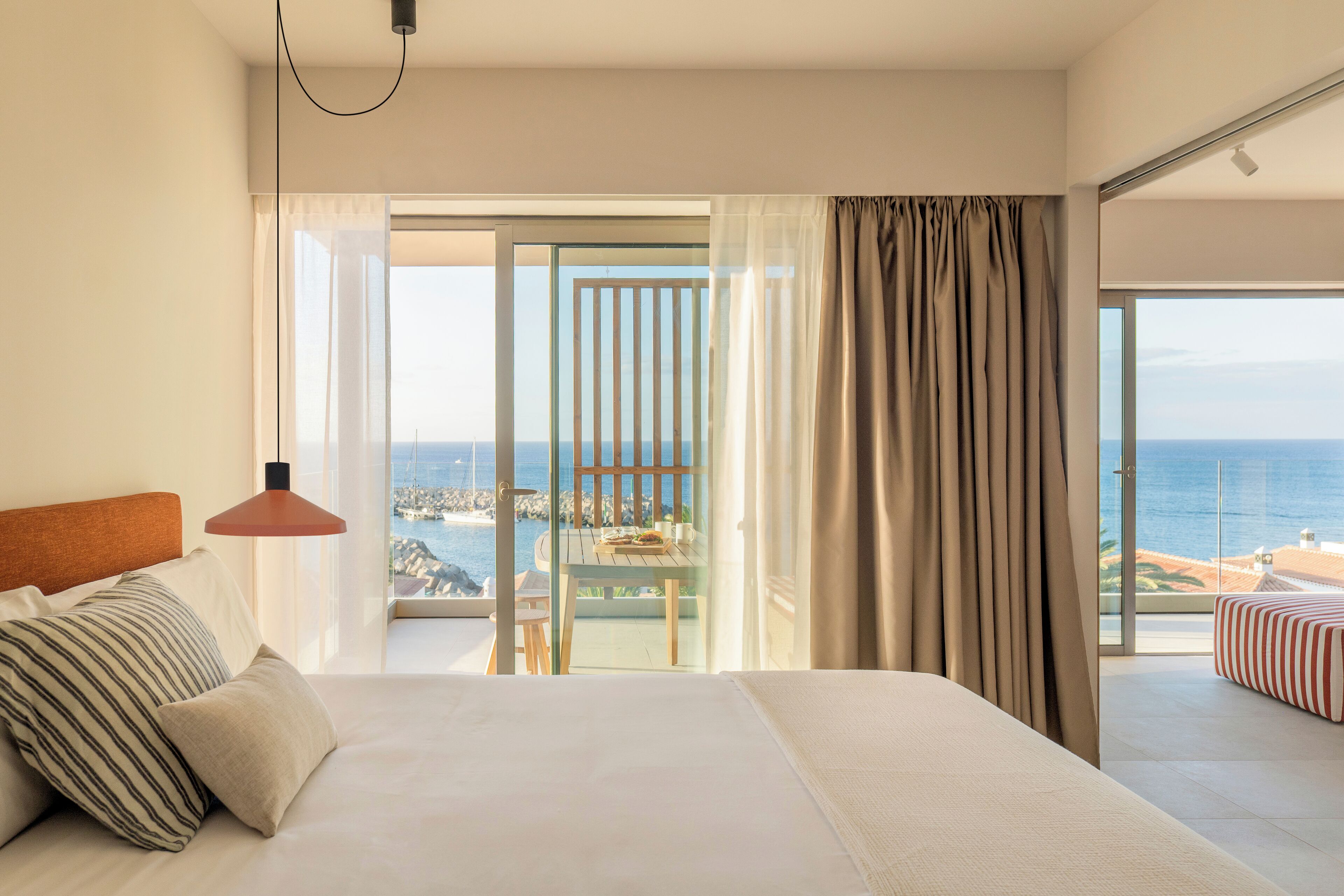 舒適公寓, 2 間臥室, 海景 | 高級寢具、房內夾萬、遮光窗簾/窗簾、熨斗/熨衫板