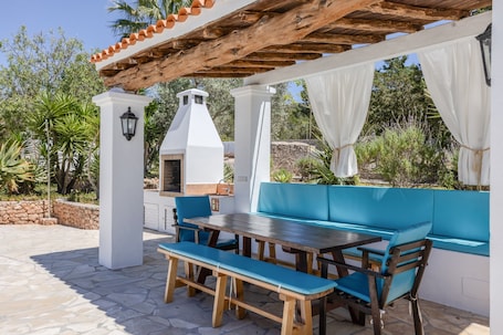 Outdoor dining. Country House 'Tarida' with Sea View, Private Pool and Air Conditioning