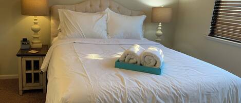 1 habitación, tabla de planchar con plancha, wifi y ropa de cama