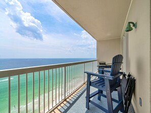 콘도, 침대(여러 개) (Seychelles 2005) | 숙박 시설 구내