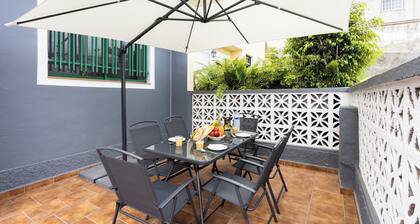 TenoHomes Ocean-View Family Home with Solarium