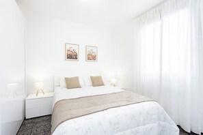 3 bedrooms, iron/ironing board, WiFi, bed sheets