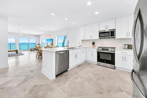 House, Multiple Beds (Blue Mountain Beach Villas 5A) | Private kitchen
