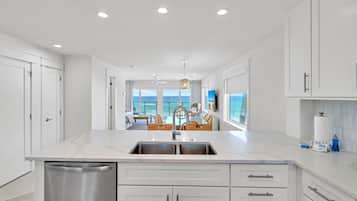 House, Multiple Beds (Blue Mountain Beach Villas 5A) | Interior