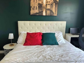 Ferros/tábuas de passar roupa, Wi-Fi, roupa de cama