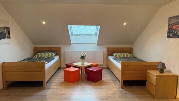 2 bedrooms, free WiFi, bed sheets