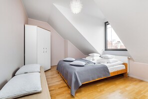 Apartamento conforto, vista para a cidade | Cortinas blackout, quartos à prova de som, ferros/tábuas de passar roupa