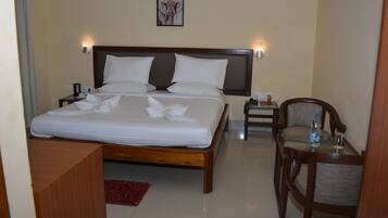 Club Room, City View | Free WiFi