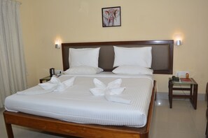 Club Room, City View | Free WiFi - Hotel Golden Anchor Dhamara (Chandabali)